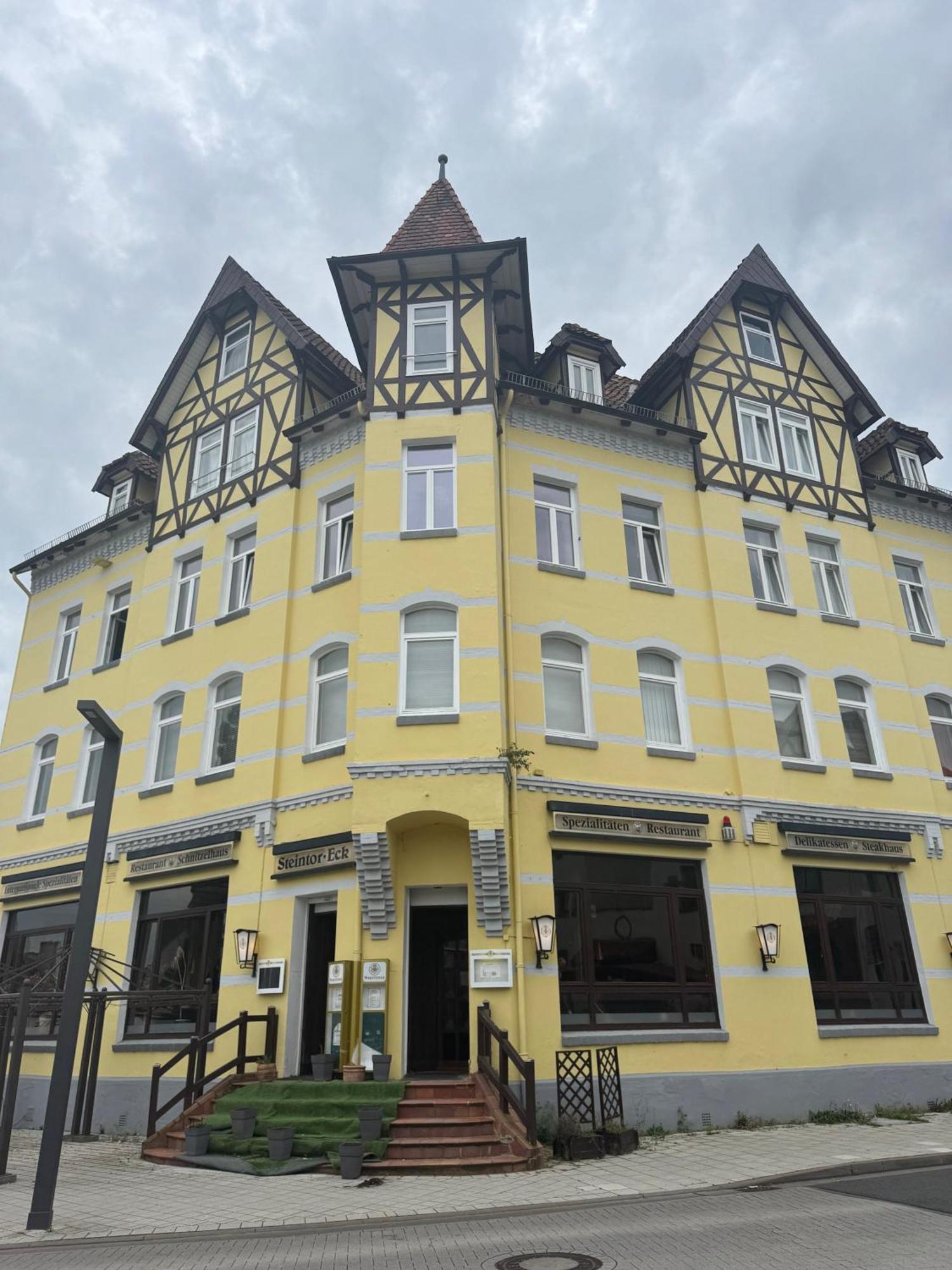 Moderne 4 Zimmer Apartment Mit Bergblick Stadtzentrum Contactless Check-In Gehrden  Exterior photo